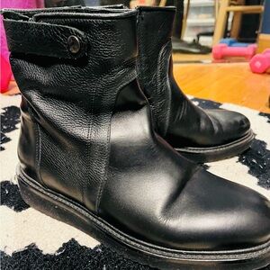 Vince Black Leather W9 Ankle Boots